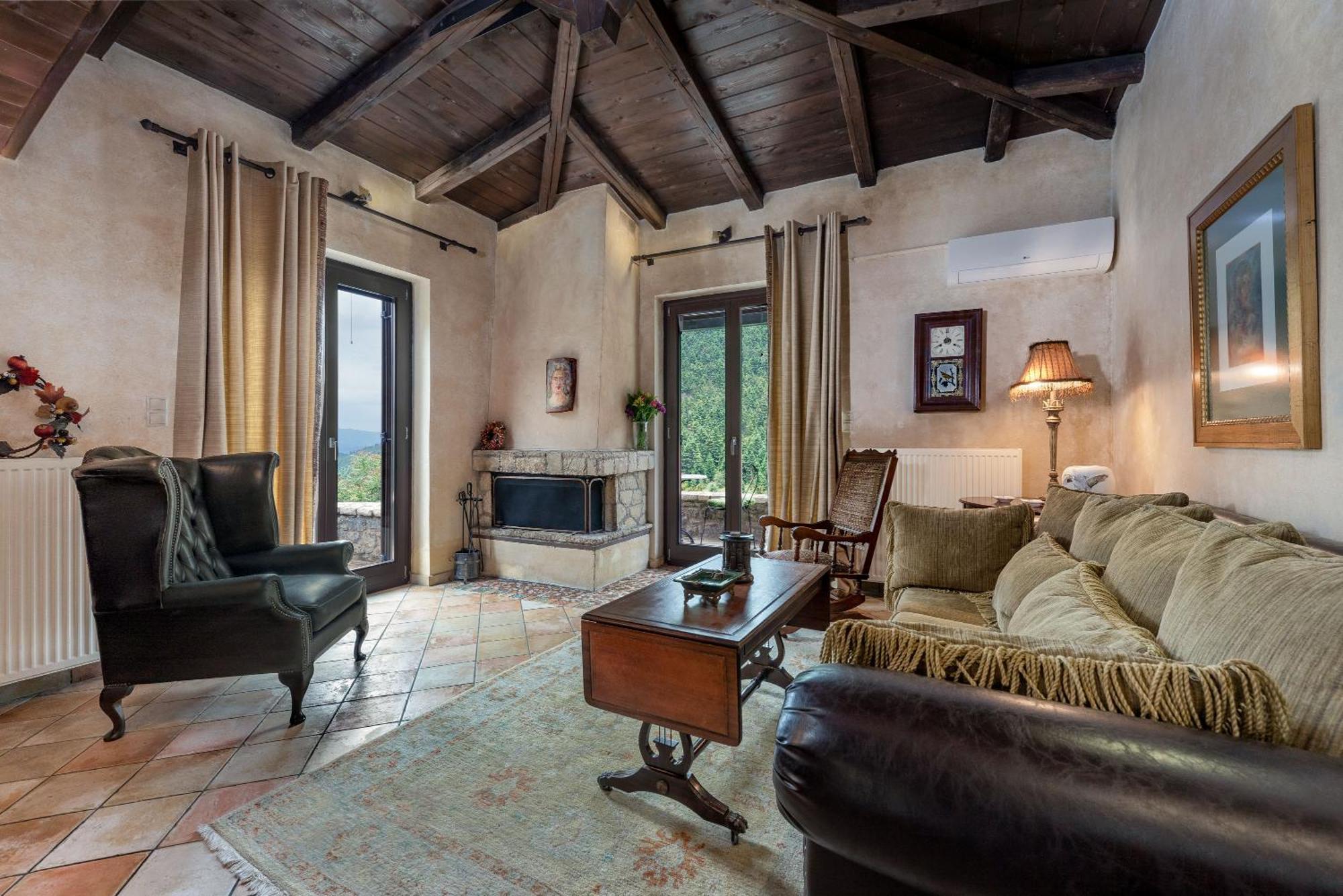 Ostra Menalon Luxury Suites Kardaras Room photo