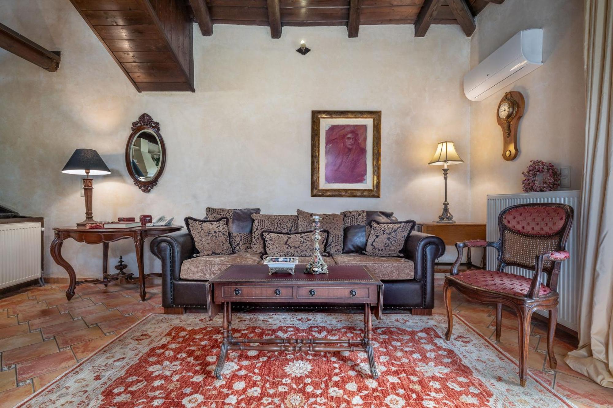 Ostra Menalon Luxury Suites Kardaras Room photo