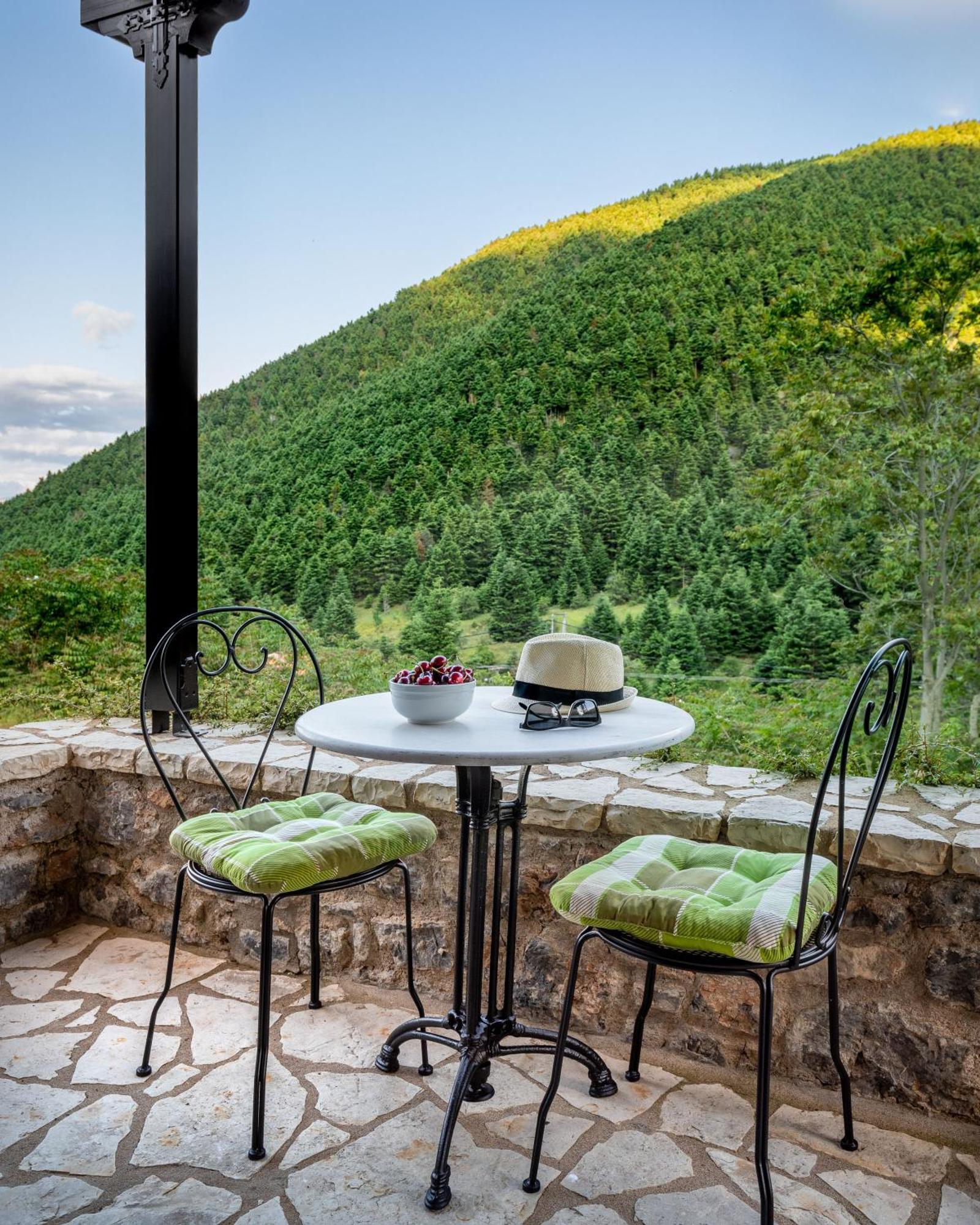 Ostra Menalon Luxury Suites Kardaras Exterior photo
