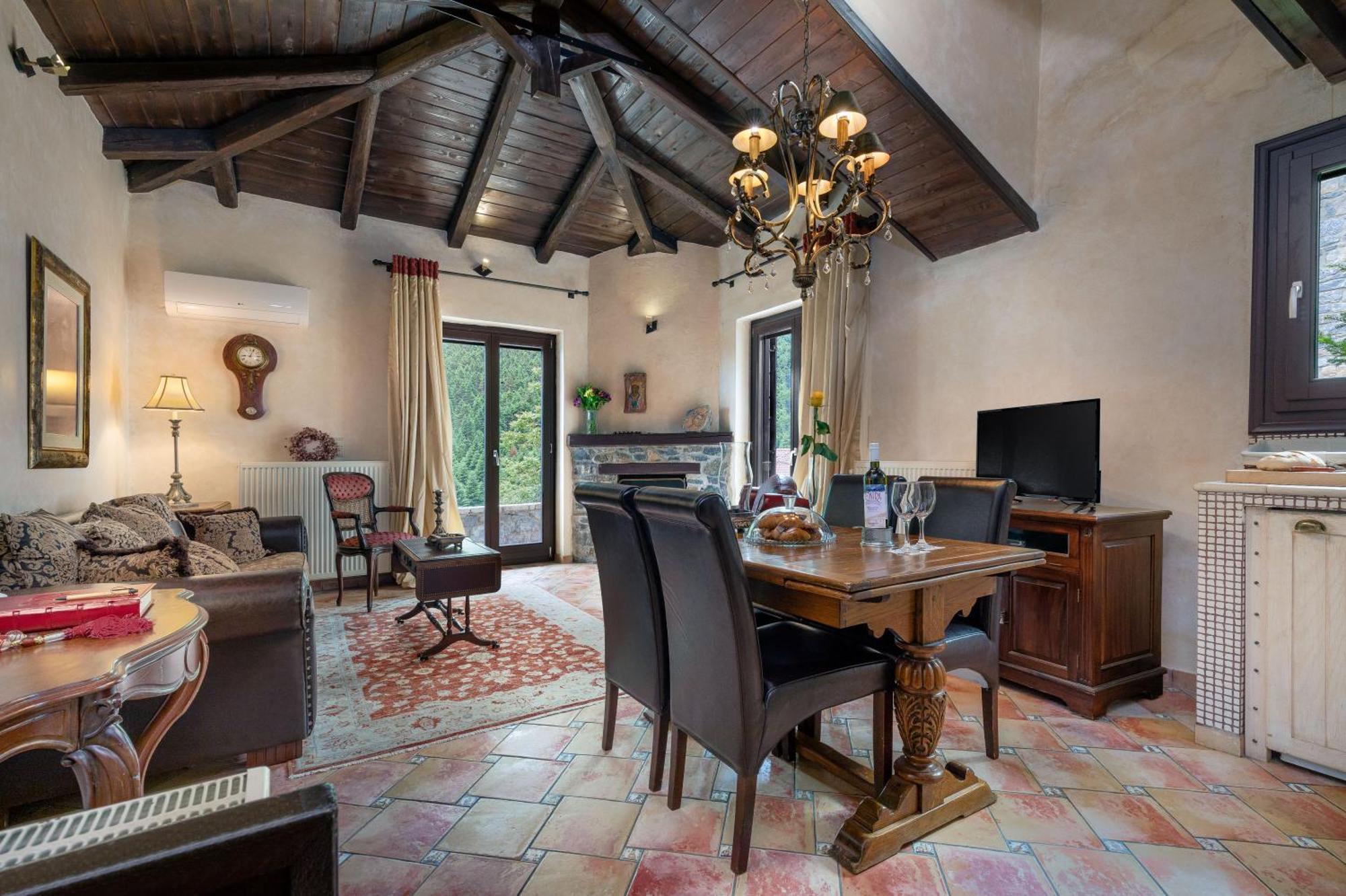 Ostra Menalon Luxury Suites Kardaras Room photo