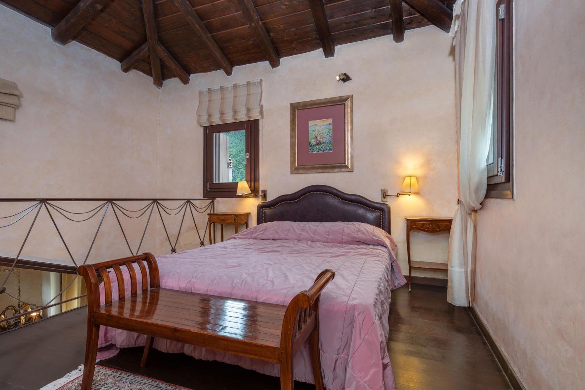 Ostra Menalon Luxury Suites Kardaras Room photo