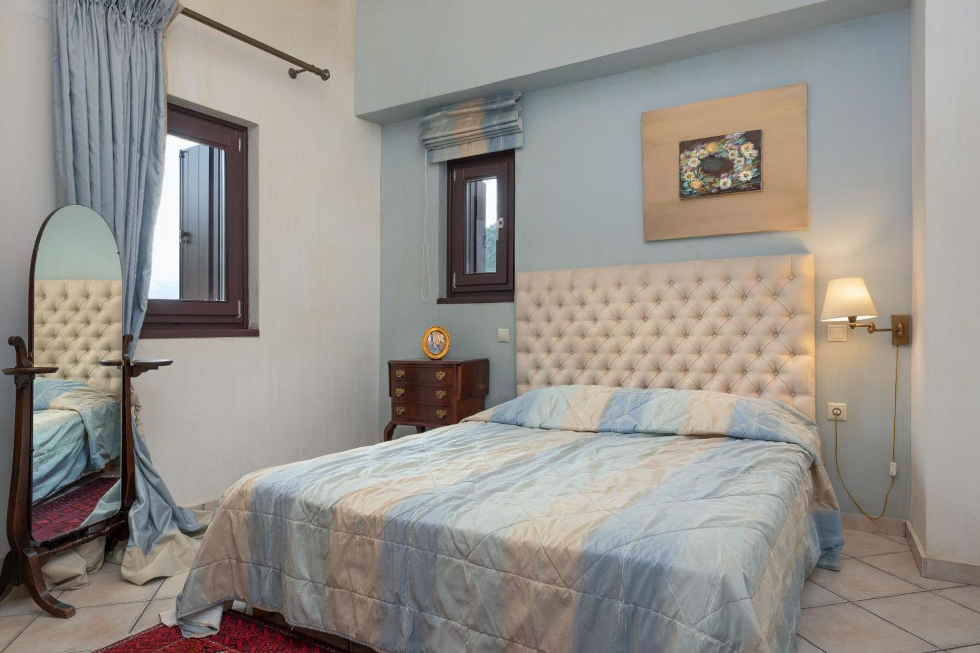 Ostra Menalon Luxury Suites Kardaras Room photo