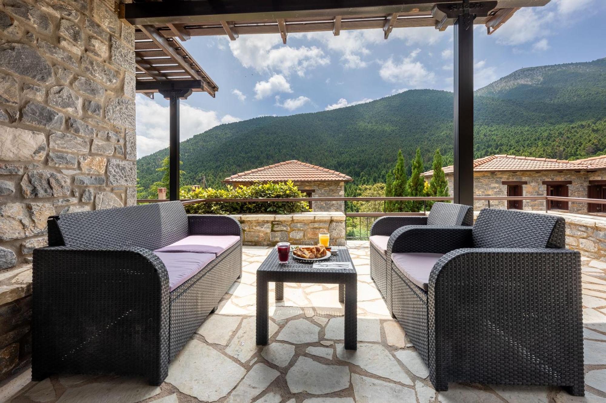 Ostra Menalon Luxury Suites Kardaras Room photo