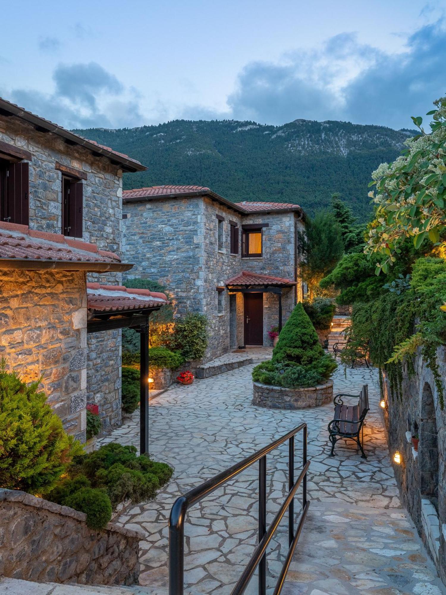 Ostra Menalon Luxury Suites Kardaras Exterior photo