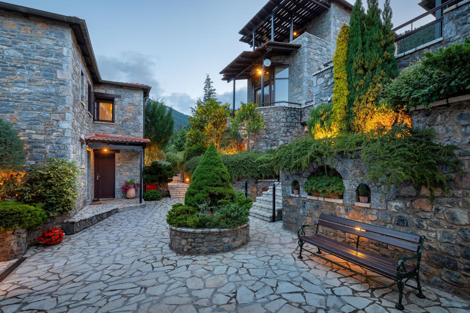 Ostra Menalon Luxury Suites Kardaras Exterior photo