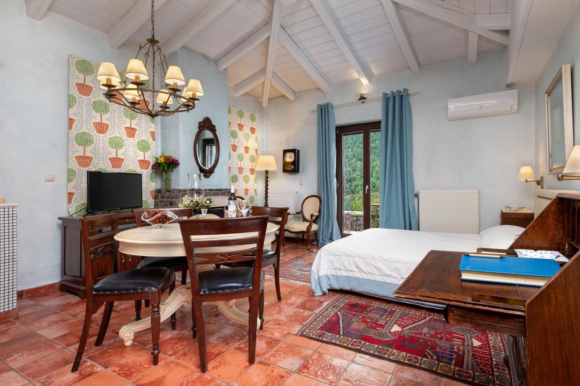 Ostra Menalon Luxury Suites Kardaras Exterior photo